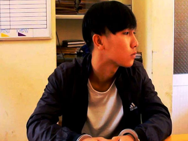 Thanh niên đâm chết người trong quán bida ra đầu thú