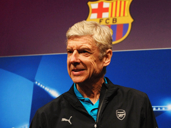 HLV Wenger phản đối Barcelona tới thi đấu ở Premier League