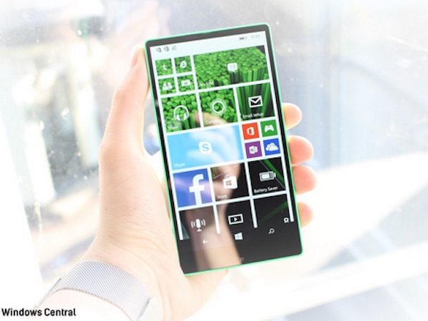 Microsoft suýt ra smartphone Lumia không viền năm 2014