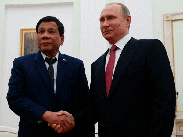 Nga tặng 5.000 súng trường Kalashnikov cho Philippines