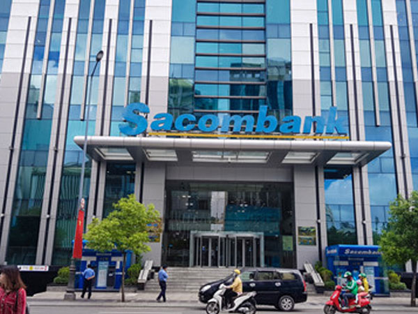 Nhà đầu tư bán tháo cổ phiếu Sacombank sau tin đổi tên, chuyển sàn