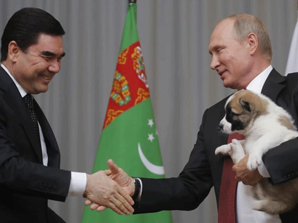 Tổng thống Putin được tặng chó nhân dịp sinh nhật