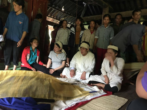 Tìm được 8 thi thể trong số 18 người bị vùi lấp tại Hòa Bình