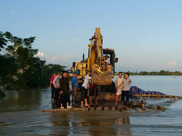 Hà Nội xử lý sự cố đê Bùi 2 ở Chương Mỹ