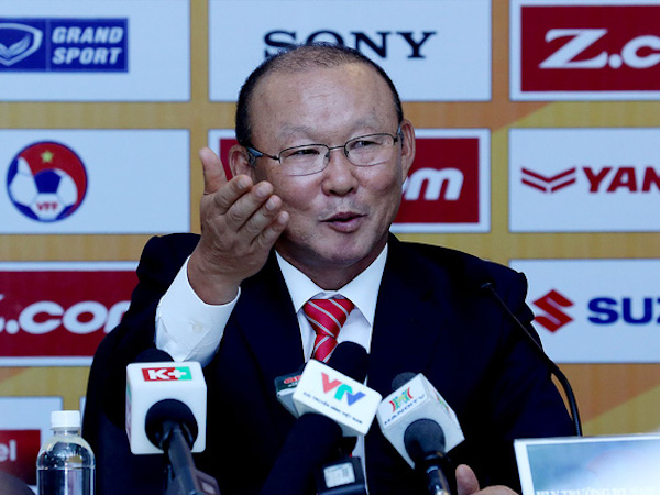 V-League èo uột, HLV Park Hang Seo lấy gì để nâng tầm đội tuyển?