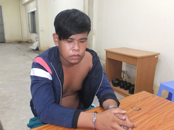 Nam thanh niên dùng hung khí cướp hàng loạt xe ôm