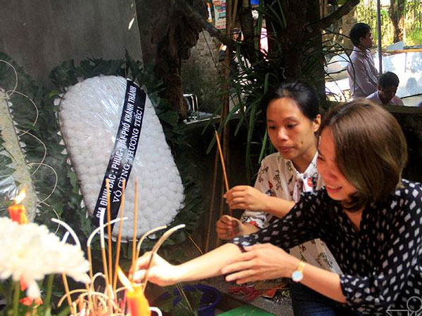 Lễ viếng Đinh Hữu Dư tại quê nhà: Nước mắt không ngừng rơi