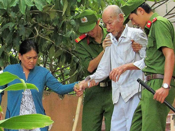 Bi kịch ông cụ 93 đầu độc vợ bằng thuốc trừ sâu