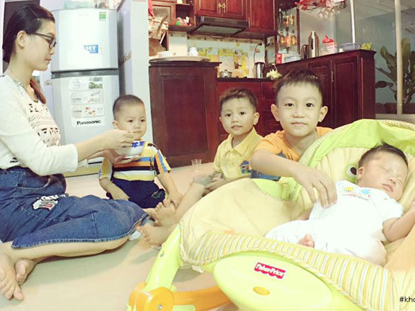 Mẹ trẻ sinh năm 1993 và bí quyết nuôi 4 con nhàn tênh khiến ai cũng ngưỡng mộ
