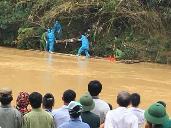 Phát hiện thi thể đang phân hủy giống chiến sĩ biên phòng bị lũ cuốn ở Thanh Hóa