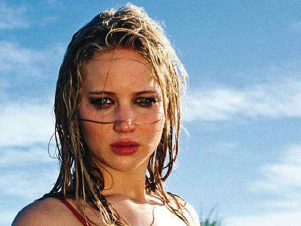 Jennifer Lawrence từng bị ép chụp ảnh nude tập thể và gạ tình