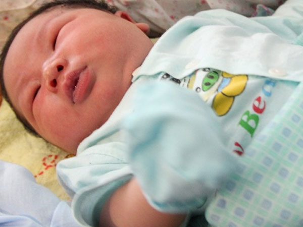 Từ vụ bé trai chào đời nặng 7,1kg, BS sản khoa cảnh báo: Thai to đáng lo hơn đáng mừng