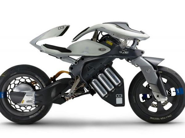 Yamaha ra mắt xe robot MOTOROiD tự nhận diện chủ nhân