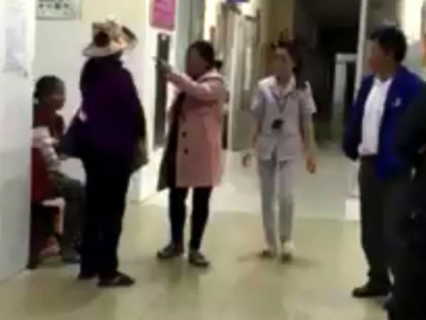Vụ bé sơ sinh tử vong tại Lâm Đồng: 2 nữ hộ sinh ngủ khi thai phụ vỡ ối