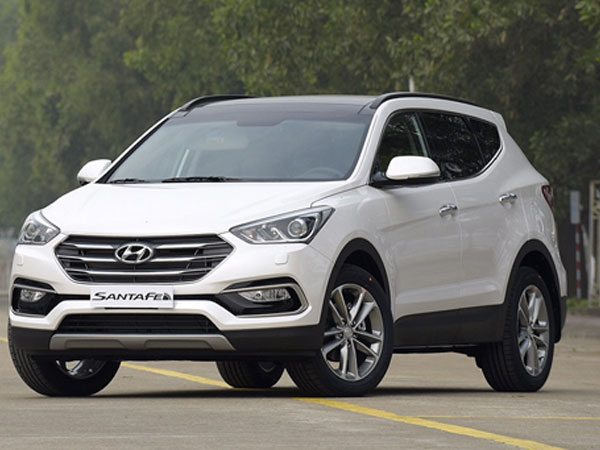 Hyundai Santa Fe giảm giá kỷ lục 230 triệu tại Việt Nam