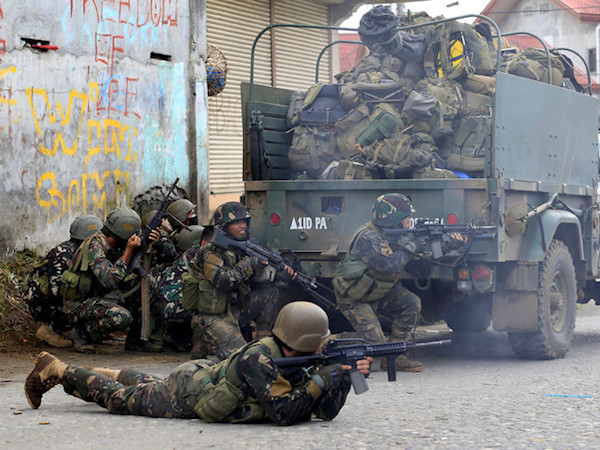 Philippines bắt góa phụ tuyển người nước ngoài cho phiến quân trung thành IS