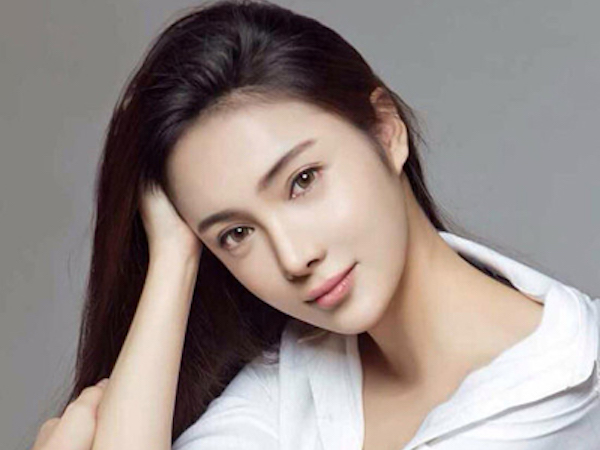 Sao nữ 24 tuổi của Trung Quốc qua đời ở khách sạn
