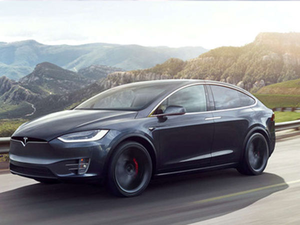 Tesla tự nguyện triệu hồi 11.000 chiếc Model X