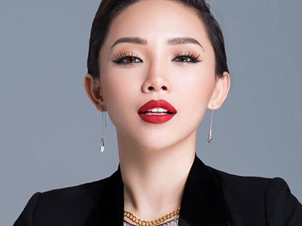 Tóc Tiên liên tục đăng status lấp lửng chuyện bị bầu show quỵt tiền gần nửa năm chưa trả?
