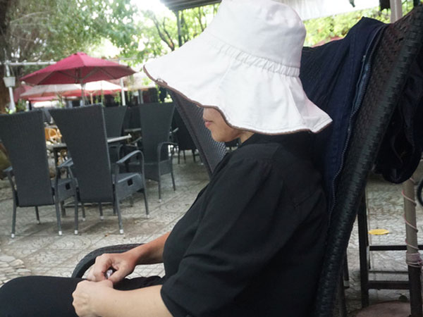 Bị tố xâm hại thiếu niên trong nhà nghỉ, bà chủ trọ nói "sẵn sàng kêu gào để chứng minh"