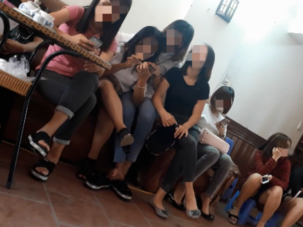 Cô dâu Việt lấy chồng Hàn Quốc: Hé lộ tiền đặt cọc "thế thân"