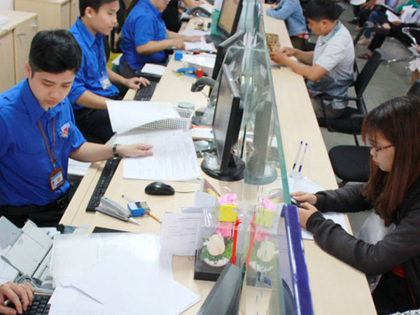 TP.HCM sẽ cấm công chức mặc quần jean, áo thun trong giờ làm