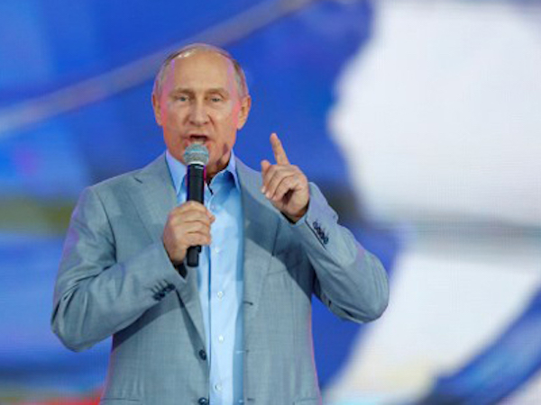 Putin bất ngờ kêu gọi người Mỹ tôn trọng Trump