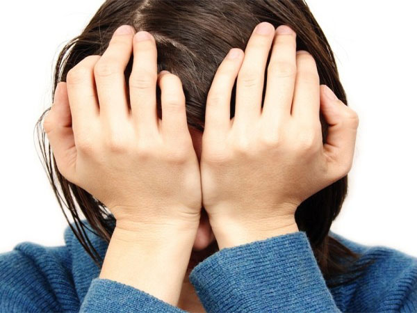Tự chữa khô hạn, nguy cơ mất đường sinh nở vì viêm nhiễm