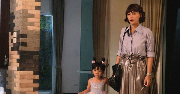 Con ốm nhờ mẹ chồng trông giúp, bà bảo 'đẻ được tự chăm được', nàng dâu mỉm cười hỏi ngược một câu làm bà im phăng phắc