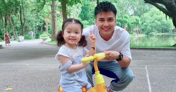 Vẻ đáng yêu của con gái 2 tuổi nhà Mạnh Quân - Tình đầu Bảo Thanh trong 'Về nhà đi con'