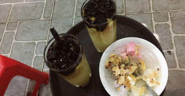 Đi ăn chè nổi tiếng phố cổ, nhóm bạn bị đuổi thẳng vì '5 người gọi 3 cốc' nhưng diễn biến sau đó mới thật bất ngờ