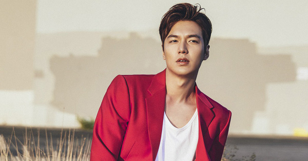 Lee Min Ho gây sốt khi 'thả thính' fan thông tin về dự án phim mới của biên kịch 'Hậu duệ mặt trời'