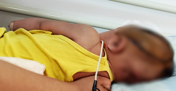 Long An: Bé gái 8 tháng tuổi nghi bị xuất huyết não ngay ngày đầu tiên được mẹ gửi đi nhà trẻ