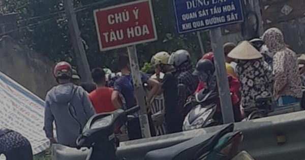 Bất cẩn khi vượt đường sắt, một phụ nữ bị tàu đâm tử vong