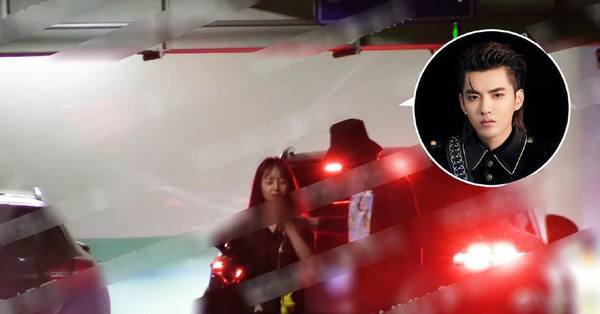 Tin hẹn hò hot nhất Cbiz: 'Người yêu' Lưu Diệc Phi - Ngô Diệc Phàm lộ ảnh nắm tay đưa gái xinh về nhà giữa đêm