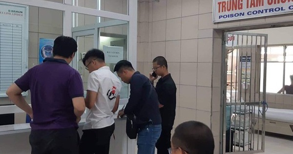 Nhiều phóng viên Hà Nội phải đến trung tâm chống độc kiểm tra sức khỏe sau khi tác nghiệp ở đám cháy công ty phích nước Rạng Đông