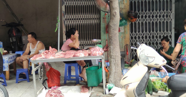 Hậu cháy xưởng Rạng Đông: Chủ tiệm ăn ngán ngẩm vì ế khách, khẩu trang chống độc bỗng chốc đắt hàng