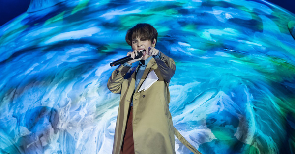 Vũ Cát Tường 'chơi lớn' đem tiểu tinh cầu lên sân khấu, tiết lộ ca khúc mới trong liveshow tại Hà Nội