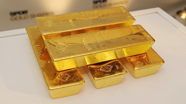 Giá vàng thế giới 'bốc hơi' trên 2%, trong nước mất nửa triệu đồng/lượng