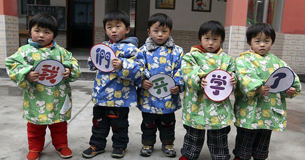 Quyết cho 5 đứa con sinh 5 đi học các lớp khác nhau để tránh chép bài, bố mẹ bị dân mạng cảnh báo điều phải đối mặt