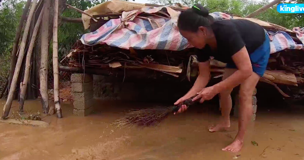 Người dân 'rốn lũ' Hà Tĩnh tất bất dọn dẹp sau khi nước rút: 'Khổ lắm, gà vịt trôi hết cả rồi'