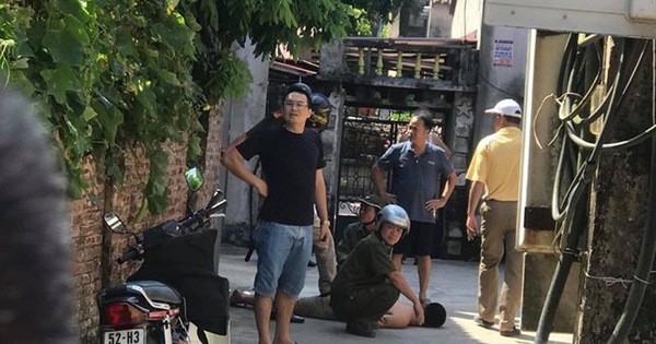 Cụ ông 80 tuổi bất ngờ bị hàng xóm chém tử vong khi đi ăn cưới