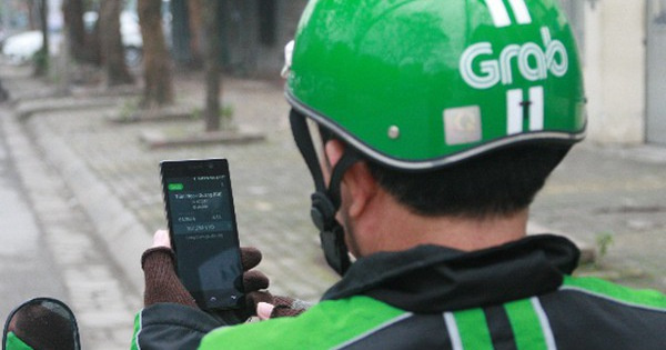Tài xế GrabBike kiến nghị doanh thu trên 150 triệu đồng mới nộp thuế