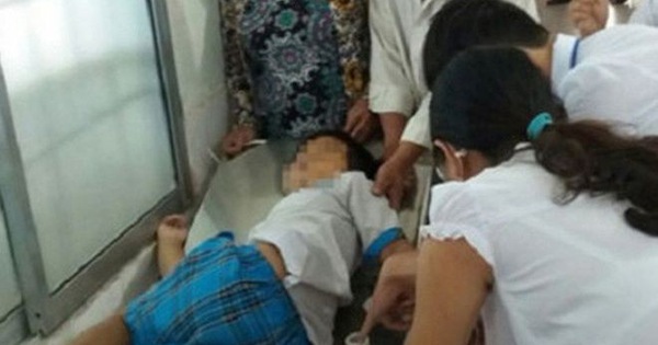 Học sinh lớp 3 ngã tử vong trong lúc chơi đùa tại lớp học