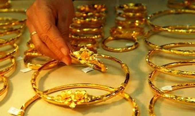 Giá vàng hôm nay 12/9: Giảm sâu, chờ tiếp sức