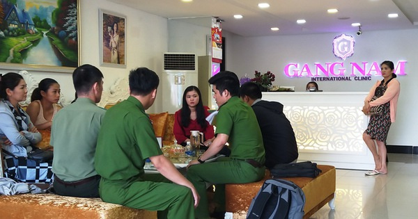 7 phụ nữ kéo đến thẩm mỹ viện ở Đà Nẵng đòi lại tiền vì... làm hoài mà không thấy đẹp