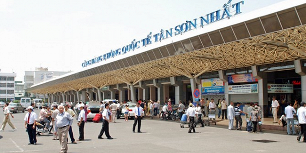 Phát hiện hành khách nghi ngáo đá trốn trong nhà vệ sinh sân bay Tân Sơn Nhất