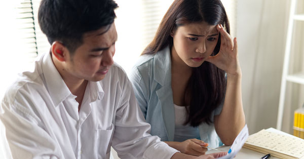 Sau khi người yêu và mẹ em rời khỏi phòng khám, chính tôi cũng không thể trụ vững vì dòng chữ trên tờ kết quả khám bệnh