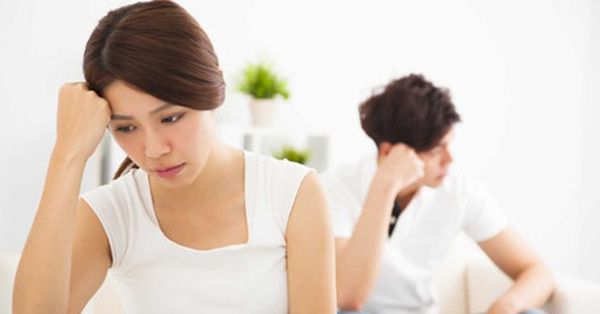 Thấy vợ nhắn tin tán tỉnh, đong đưa với đàn ông, tôi hỏi thì cô ấy nói: 'Em sắp bán hàng online'