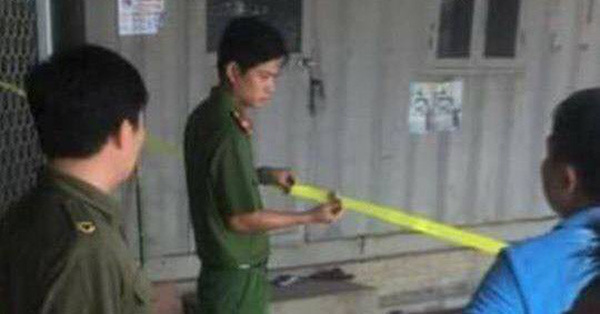 Hà Nội: Kinh hoàng chồng dùng xăng đốt chết vợ trong thùng container rồi tự thiêu, nghi mâu thuẫn tình cảm